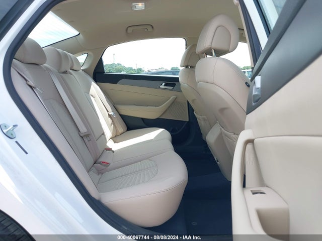 Hyundai SONATA ECO 2015 5NPE24AA2FH114138 Image 8