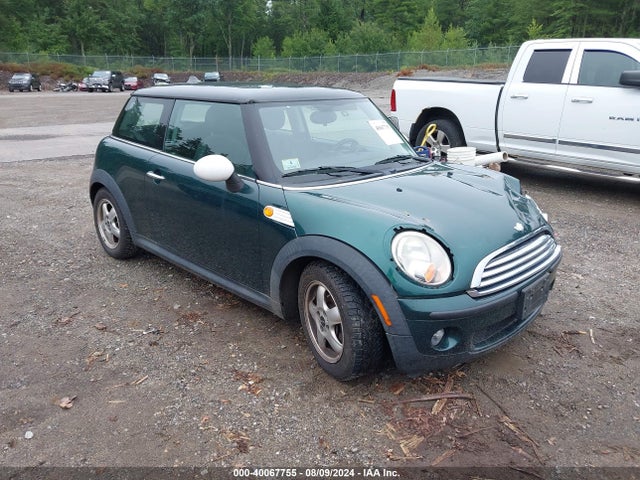 2009 MINI COOPER WMWMF33519TU73553 Photo 0