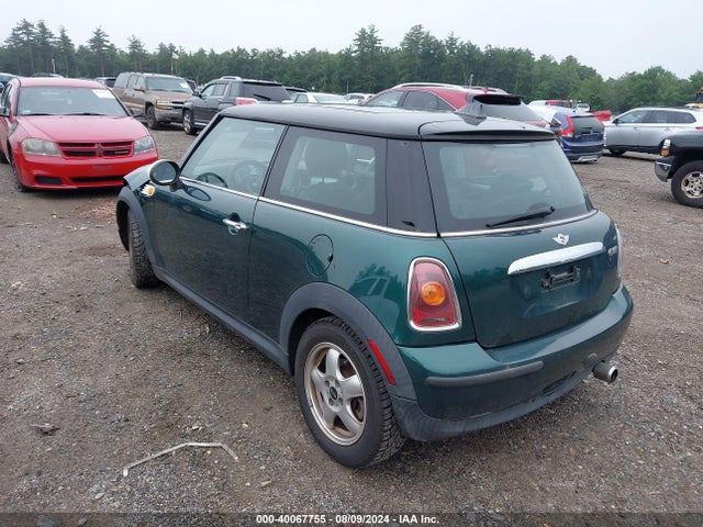 2009 MINI COOPER WMWMF33519TU73553 Photo 2
