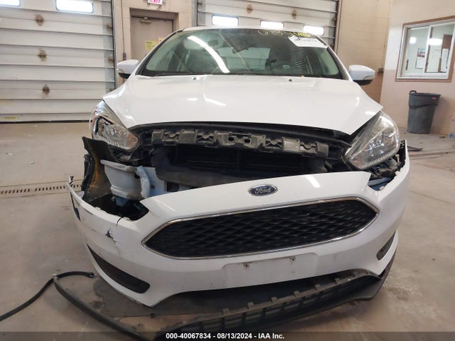 Ford FOCUS SE 2016 1FADP3F22GL386197 Image 12
