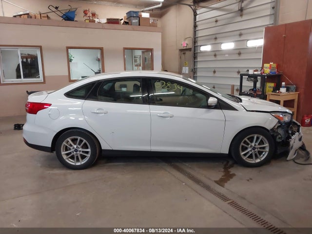 Ford FOCUS SE 2016 1FADP3F22GL386197 Image 13
