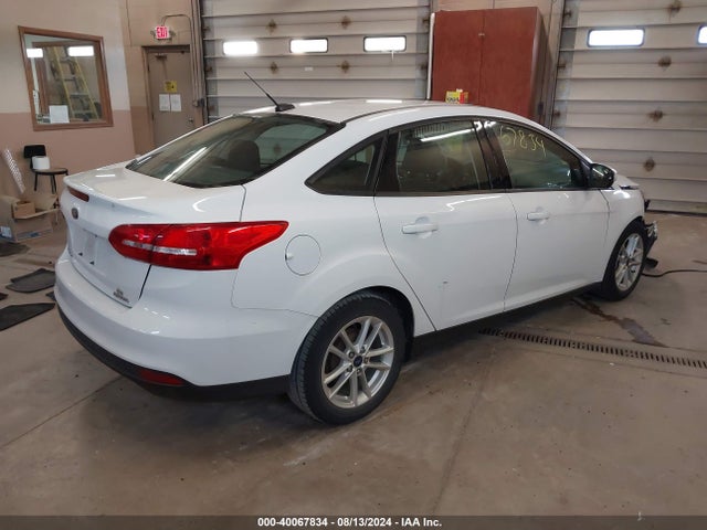 Ford FOCUS SE 2016 1FADP3F22GL386197 Image 4