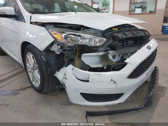 Ford FOCUS SE 2016 1FADP3F22GL386197 Image 6