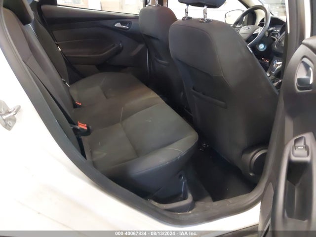 Ford FOCUS SE 2016 1FADP3F22GL386197 Image 8
