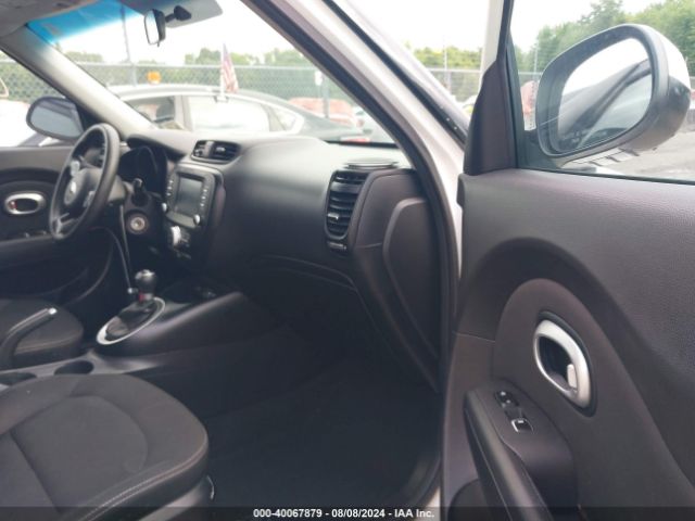 KNDJN2A27J7523901 KIA Soul