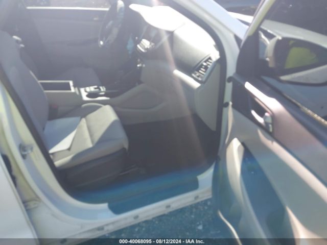 KM8J33A24JU705810 Hyundai Tucson Value