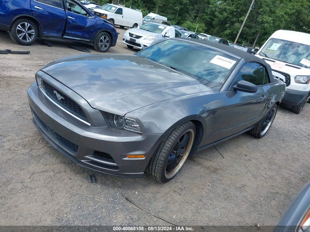 Ford Mustang V6 2014 1ZVBP8EM7E5238384 Image 2