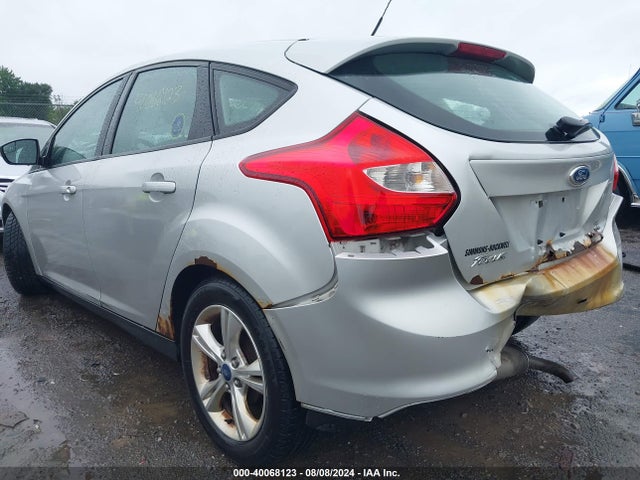 Ford FOCUS SE 2014 1FADP3K25EL366481 Image 3