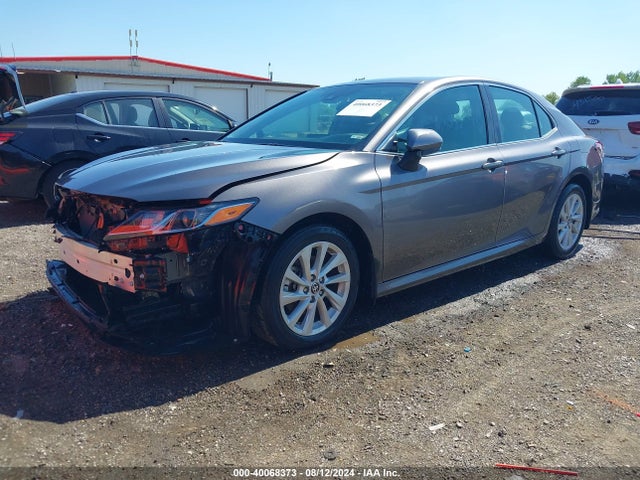 Toyota CAMRY LE 2022 4T1C11AK5NU638935 Image 2