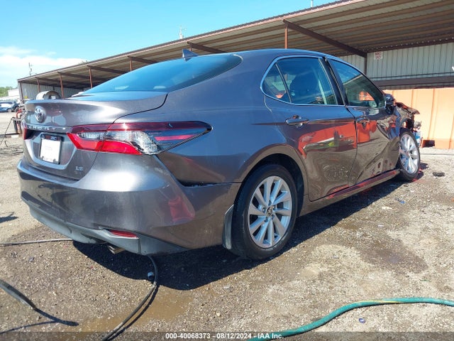 Toyota CAMRY LE 2022 4T1C11AK5NU638935 Image 4