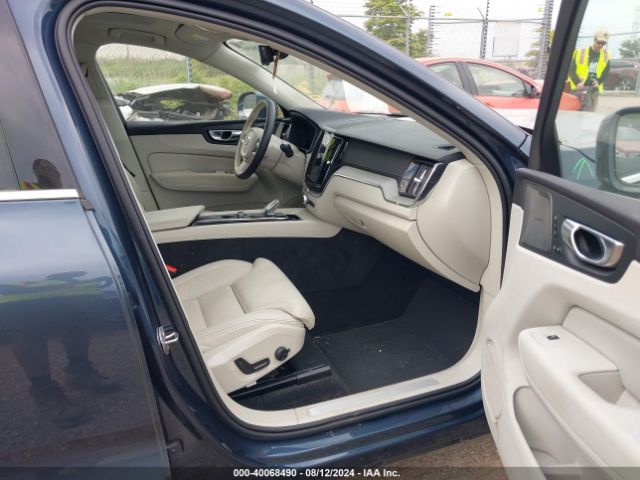 YV4L12RA1P1345623 Volvo Xc60 B5 Ultimate Bright Theme