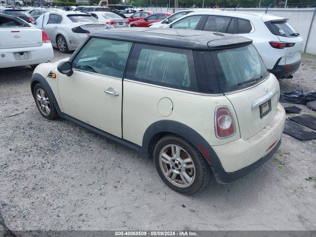 2013 MINI HARDTOP WMWSU3C50DT684104 Photo 2