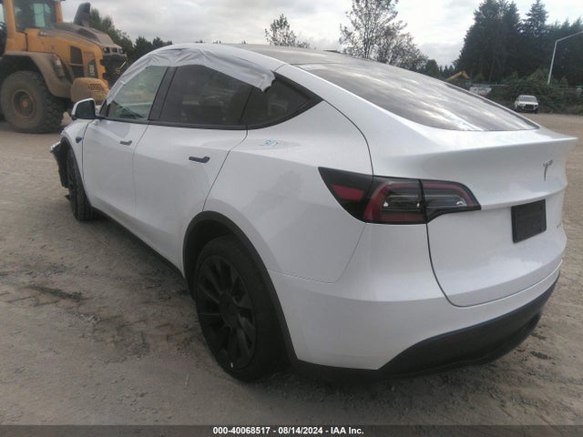 2023 TESLA MODEL Y 7SAYGDEE9PF627465 Photo 2