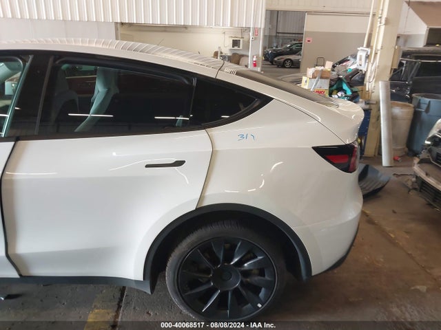 2023 TESLA MODEL Y 7SAYGDEE9PF627465 Photo 5