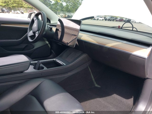2022 TESLA MODEL 3 5YJ3E1EB7NF181573 Photo 4