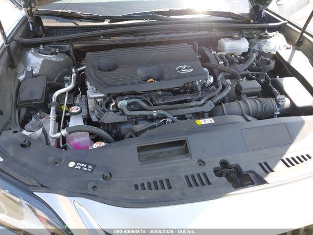 58ADA1C16PU036730 Lexus ES 300H