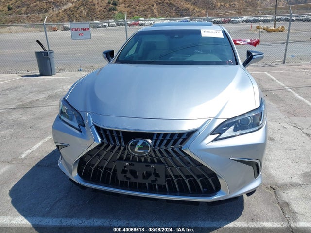 58ADA1C16PU036730 Lexus ES 300H