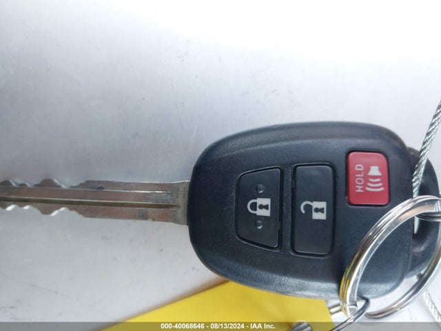 Toyota RAV4 LE 2015 JTMZFREVXFD073473 Image 11