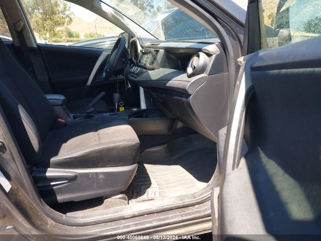 Toyota RAV4 LE 2015 JTMZFREVXFD073473 Image 5