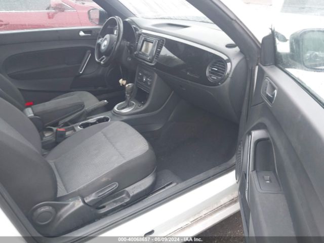 2017 VOLKSWAGEN BEETLE 3VWF17AT3HM607055 Photo 4