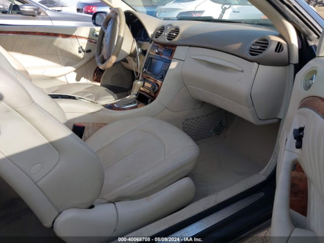 2009 MERCEDES-BENZ CLK 550 WDBTK72F99T102148 Photo 4