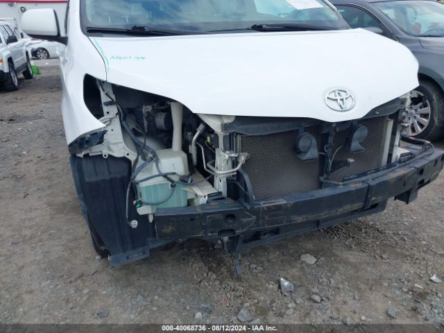 5TDKK3DC9FS629688 Toyota Sienna Le 8 Passenger