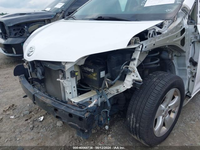 5TDKK3DC9FS629688 Toyota Sienna Le 8 Passenger