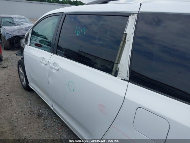 5TDKK3DC9FS629688 Toyota Sienna Le 8 Passenger