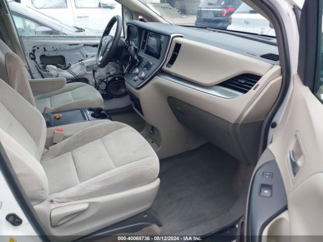 5TDKK3DC9FS629688 Toyota Sienna Le 8 Passenger