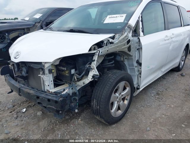 5TDKK3DC9FS629688 Toyota Sienna Le 8 Passenger