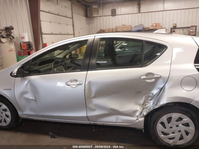 JTDKDTB33G1131529 Toyota Prius C Two