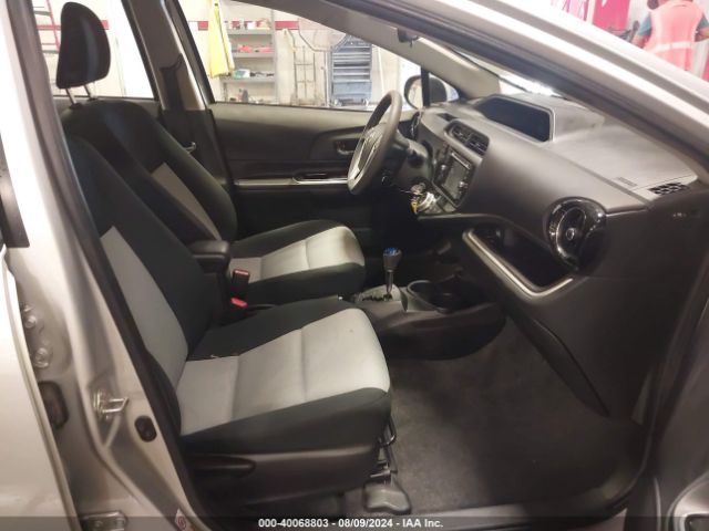 JTDKDTB33G1131529 Toyota Prius C Two