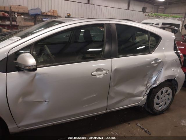 JTDKDTB33G1131529 Toyota Prius C Two