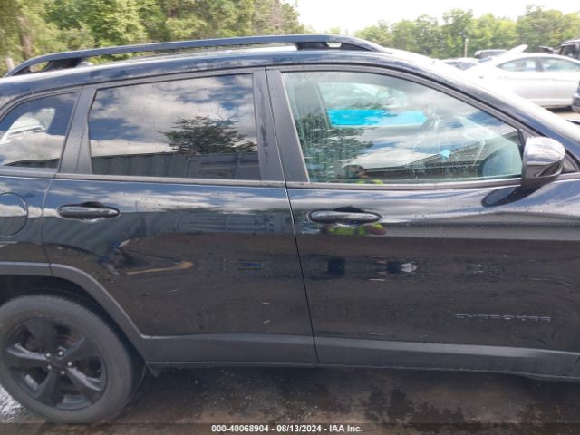 1C4PJMCB0JD568632 Jeep Cherokee Latitude 4x4