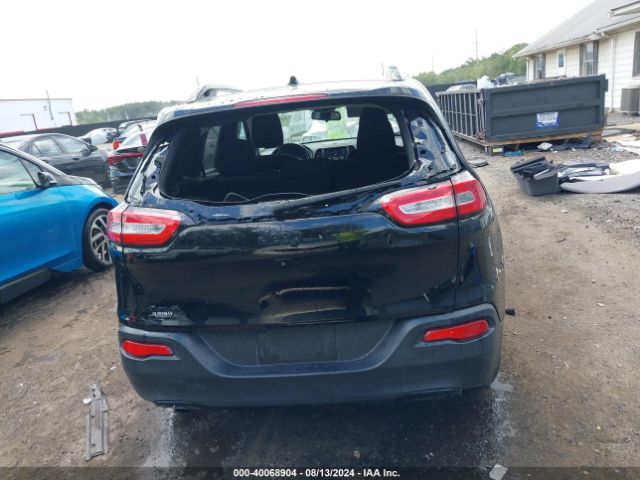 1C4PJMCB0JD568632 Jeep Cherokee Latitude 4x4