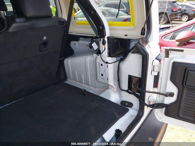 1C4HJXEN3KW543050 Jeep Wrangler Unlimited Sahara 4x4