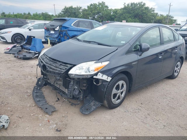 Toyota Prius Three 2014 JTDKN3DU5E0370277 Image 2