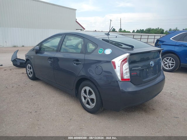 Toyota Prius Three 2014 JTDKN3DU5E0370277 Image 3