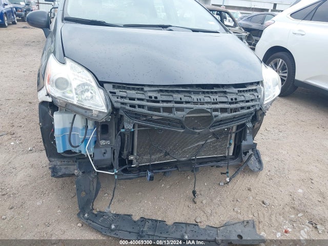 Toyota Prius Three 2014 JTDKN3DU5E0370277 Image 6