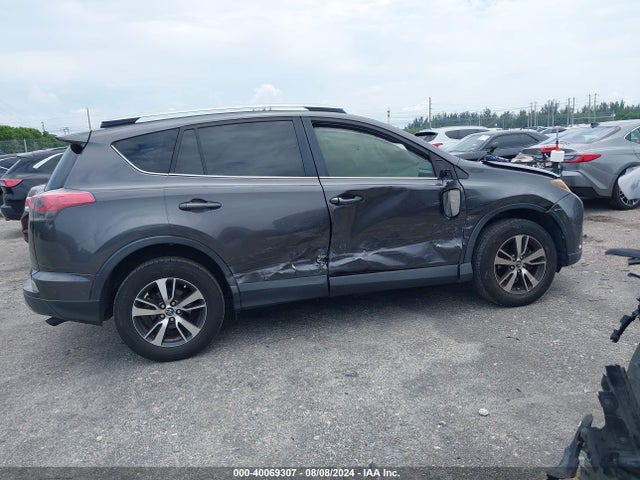 Toyota Rav4 Xle 2017 JTMWFREV0HJ708398 Image 13