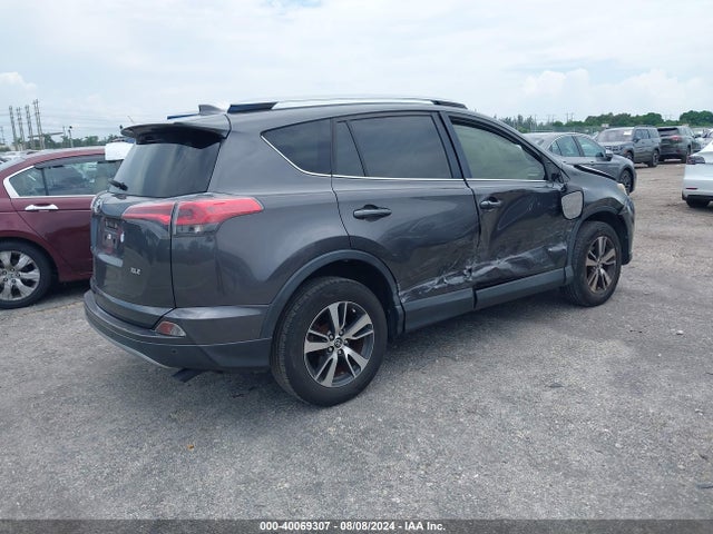 Toyota Rav4 Xle 2017 JTMWFREV0HJ708398 Image 4