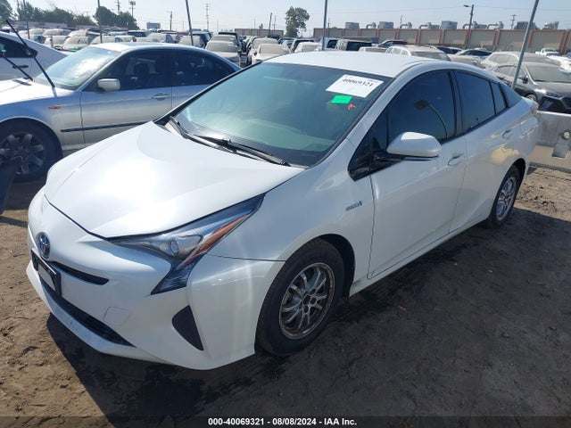 Toyota Prius Two Eco 2016 JTDKARFU3G3004878 Image 2