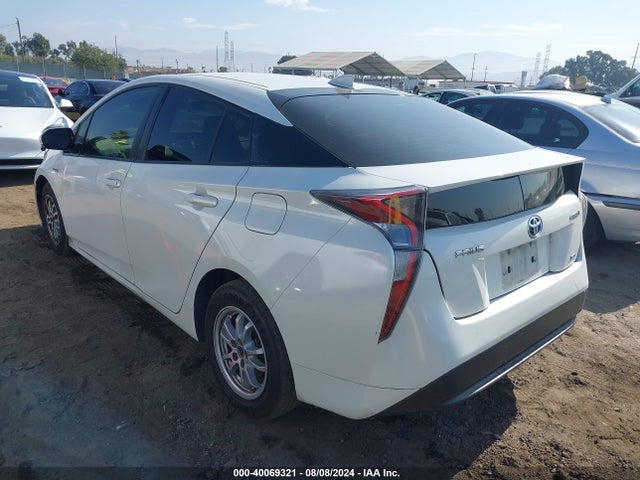 Toyota Prius Two Eco 2016 JTDKARFU3G3004878 Image 3