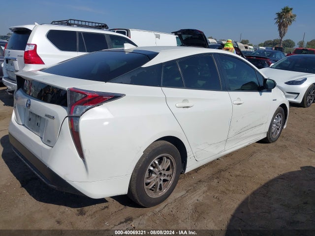 Toyota Prius Two Eco 2016 JTDKARFU3G3004878 Image 4