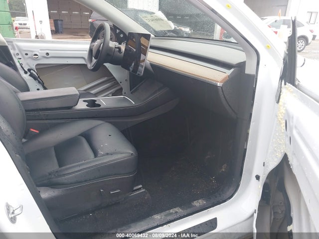 2021 TESLA MODEL Y 5YJYGAEE1MF257457 Photo 4