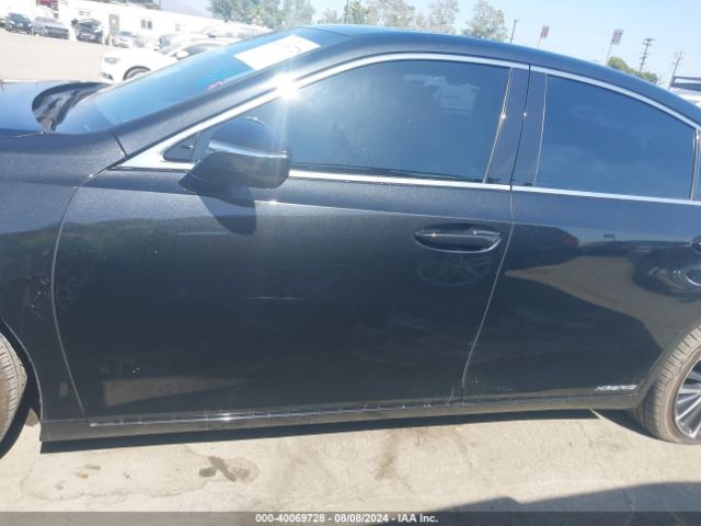58ADA1C13NU025245 Lexus ES 300H
