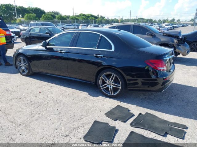 2018 MERCEDES-BENZ E 300 WDDZF4JB0JA333815 Photo 2