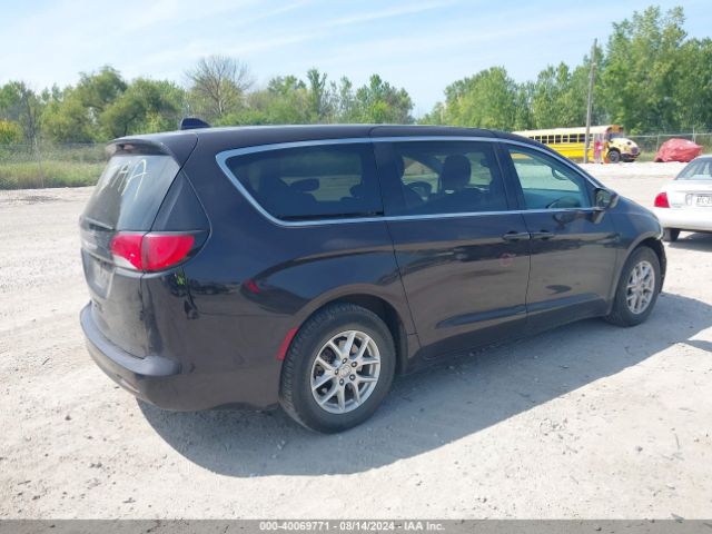 2C4RC1DGXHR525449 Chrysler Pacifica Touring