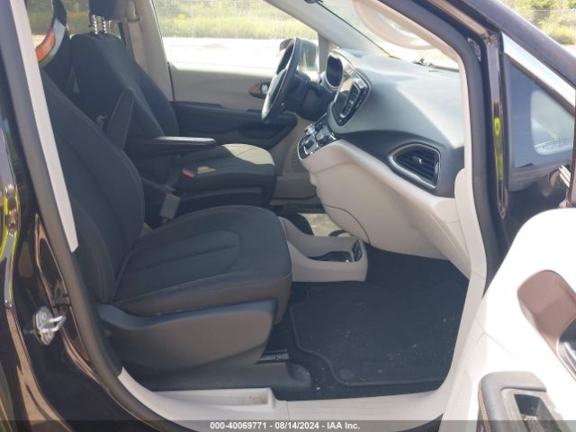 2C4RC1DGXHR525449 Chrysler Pacifica Touring