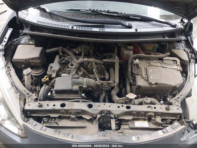 Toyota Prius C Two 2016 JTDKDTB37G1131517 Image 10